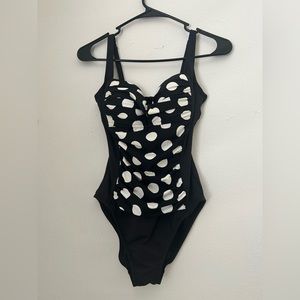 La Blanca Swimswit Black and White Size 4